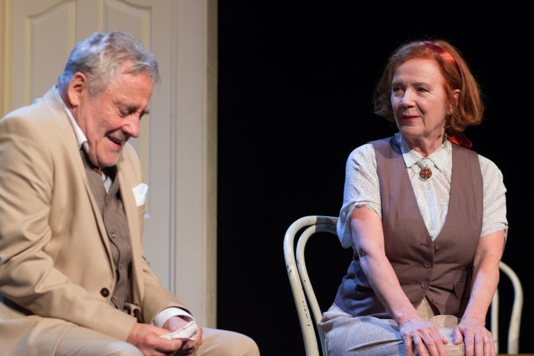 Jelenet a Kávécsarnok/Május című előadásból