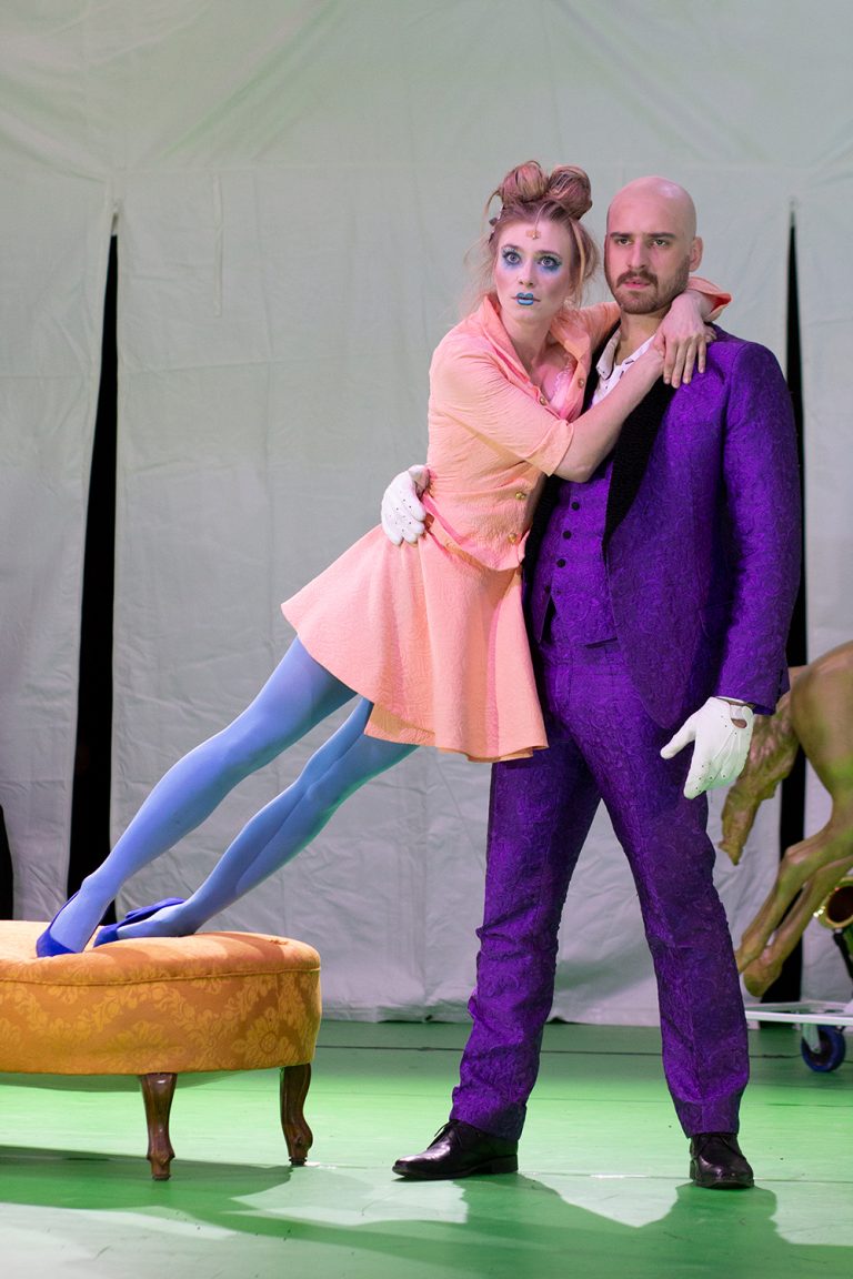 Jelenet a Koldusopera című előadásból