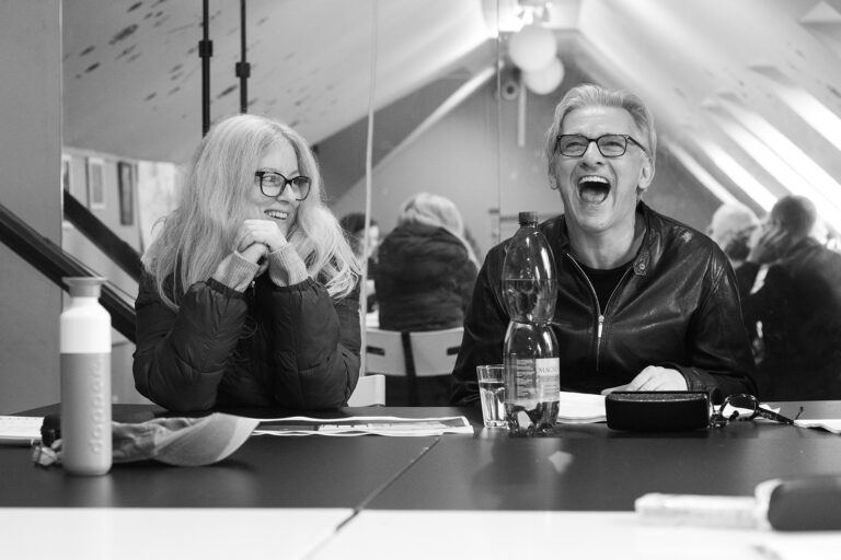 Az eprésző kislány című előadás olvasópróbája