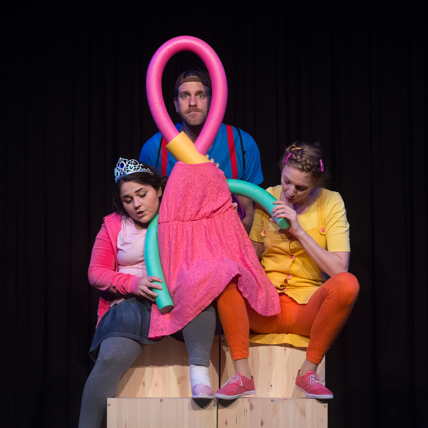 Jelenet a Punktum! című előadásból